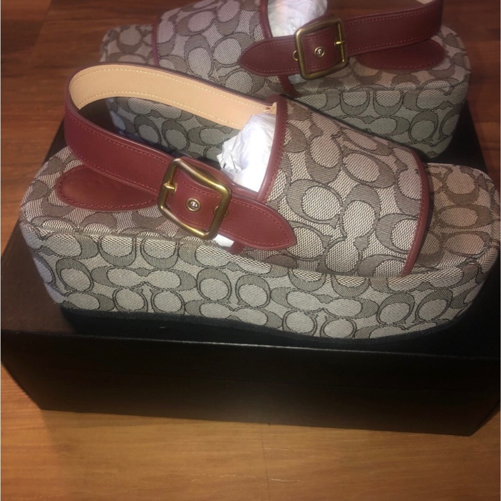 😻🌟☀️COACH PLATFORM SANDALS☀️🌟😻